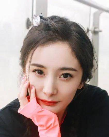 5λ����Ů���ǣ���������ѡһ�������ѡ��Ȣ˭�أ�