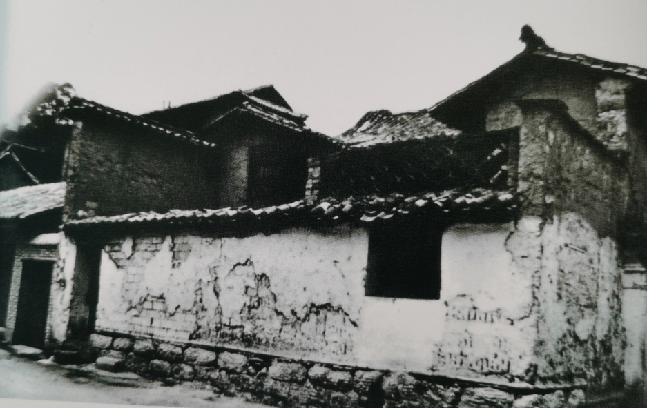 原创抗日战争时期的昆明房屋破旧不堪一派衰败气象