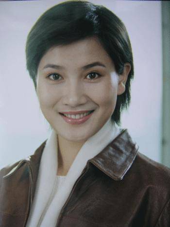 演员潘雨辰目睹前夫侯勇梅开三度一个人带女生活不敢再爱