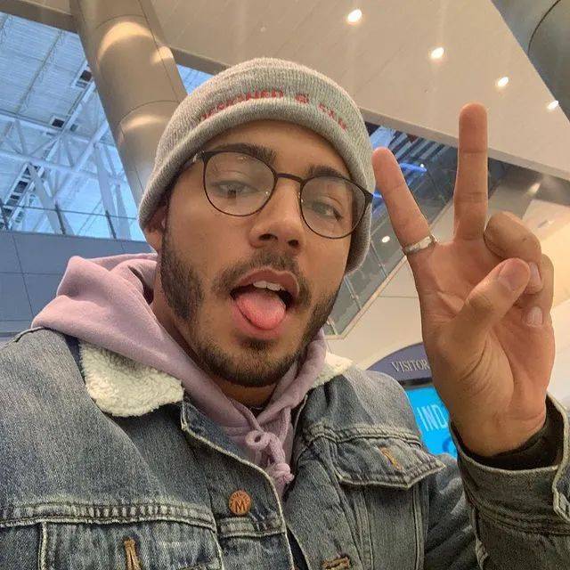 如今身高一米八八是娱乐圈新贵_michael_behling_evans