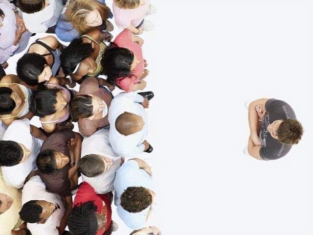 老百姓个体不能掌握话语权_人们_群体_地主