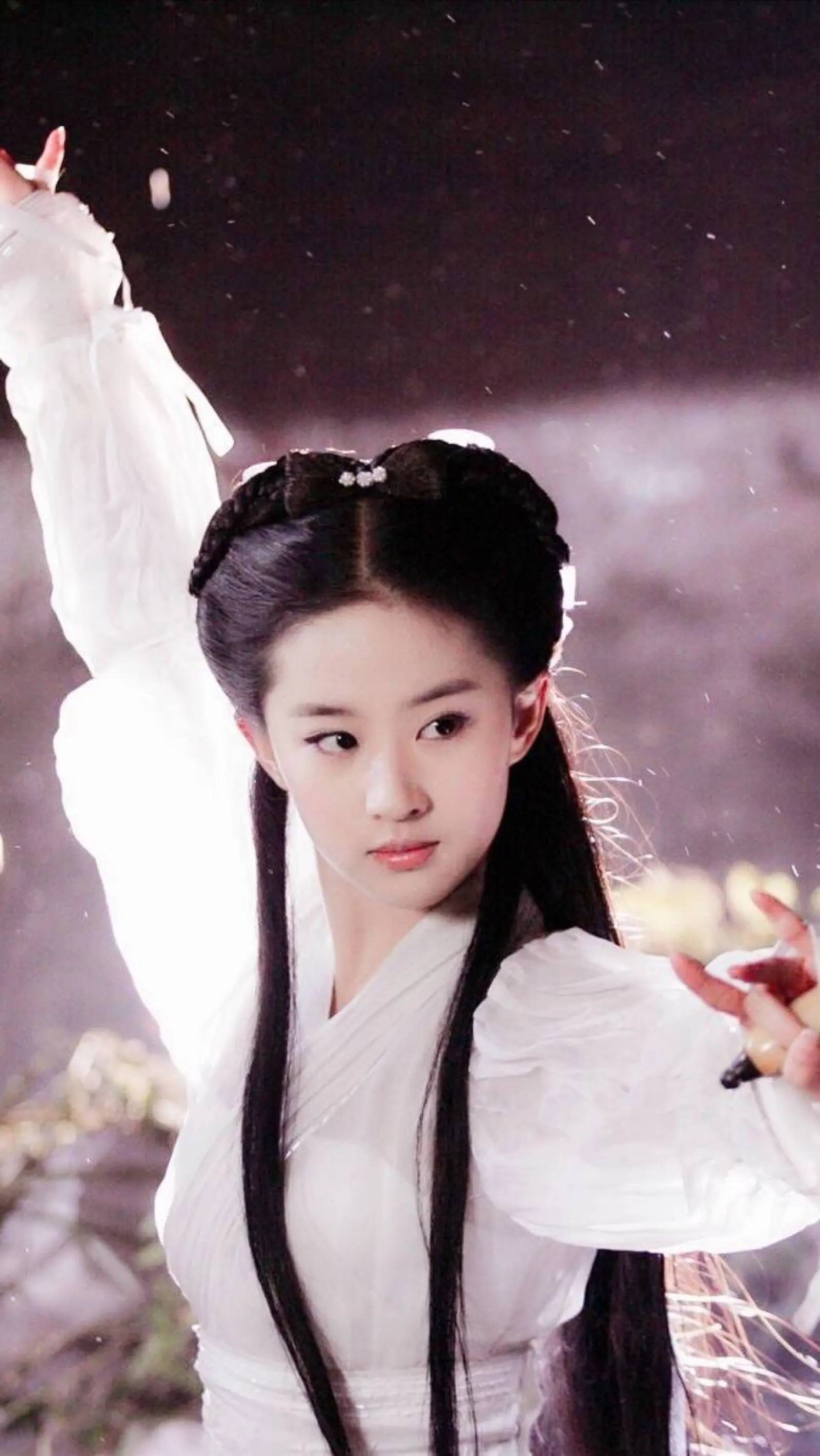 刘亦菲:风华绝代宛如仙女下凡,巅峰颜值古装造型堪称不朽经典_感觉