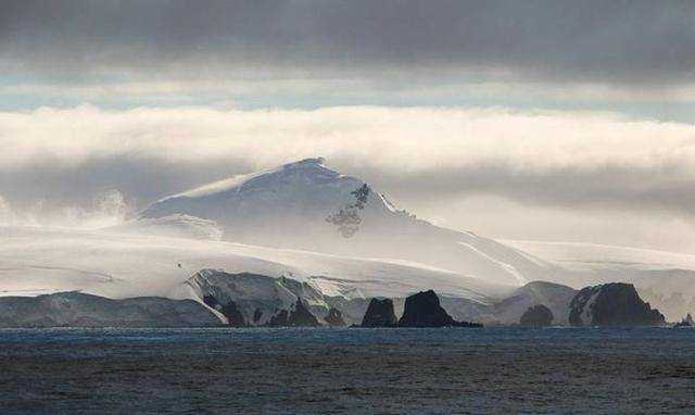 原创北极最后一个完整冰架崩塌科学家这是一个危险的讯号
