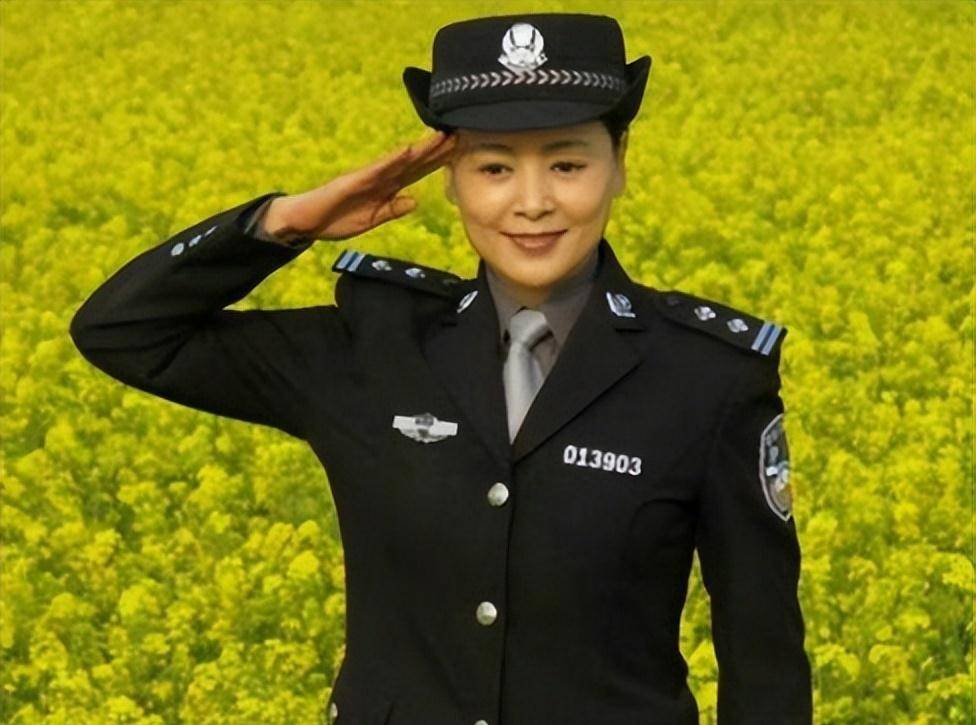 在开播《任长霞》这部电视剧时,刘佳也