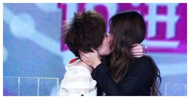 扒一扒曾轶可刘亦菲恋人未满的感情,郭美女也不免躺枪_微博_电影_俩人