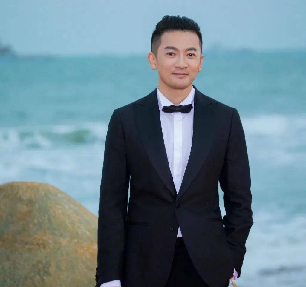 原创47岁苏有朋晒健身照手臂肌肉炸裂健身的男人都是狠角色