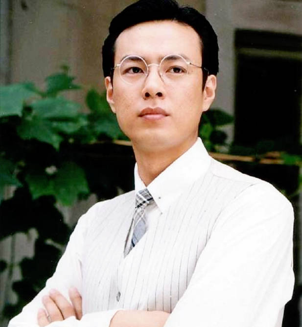 老师叶亮相亲嫁著名演员朱铁他把我当成宝生一双儿女很幸福