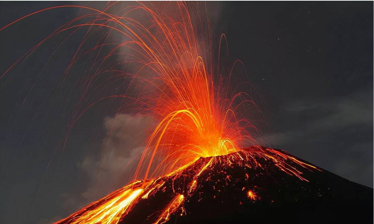 侏罗纪三叠纪末期的环境巨变让恐龙成为了陆地上的霸主,不过随着六千