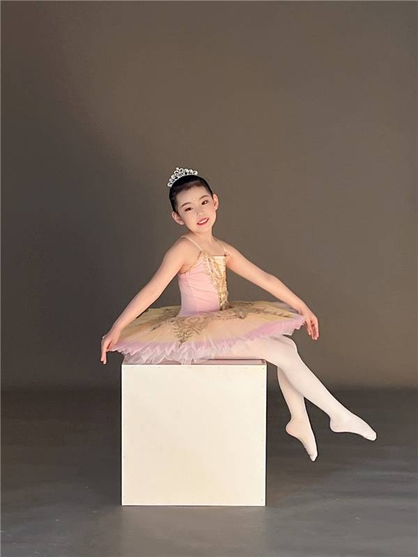 新疆赛区最佳人气总冠军-李雨霏_钢琴_节目_小朋友