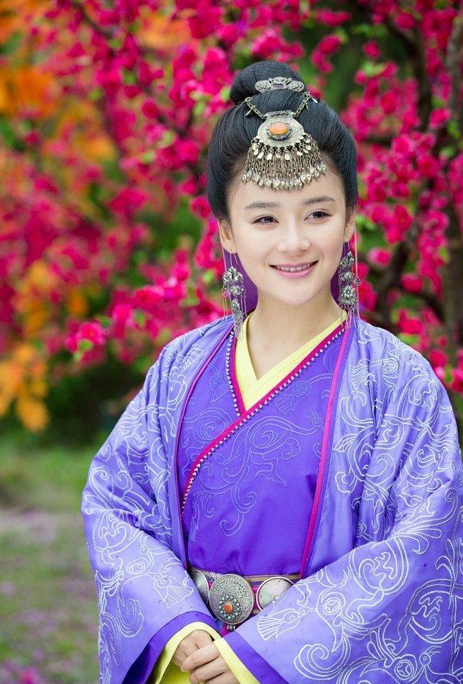 《我为宫狂》等电视剧,在当时,这些作品都有着不错的收视率,而袁姗姗