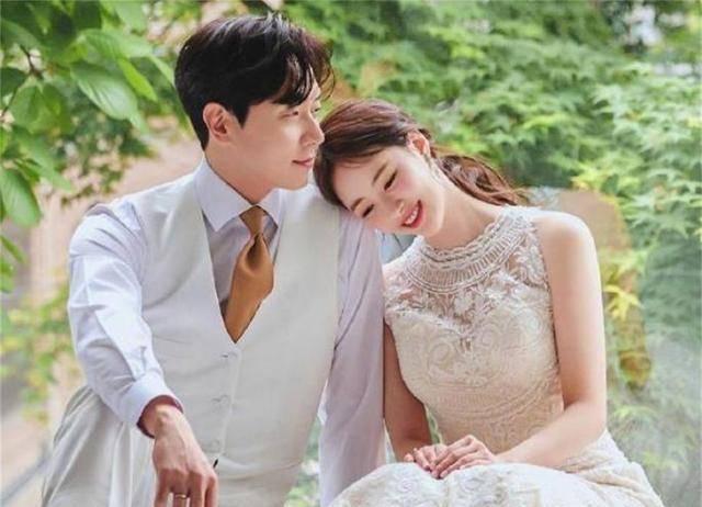 圈进入结婚季,不到一个月,已有4位艺人举行婚礼_张娜拉_andy_尹启相