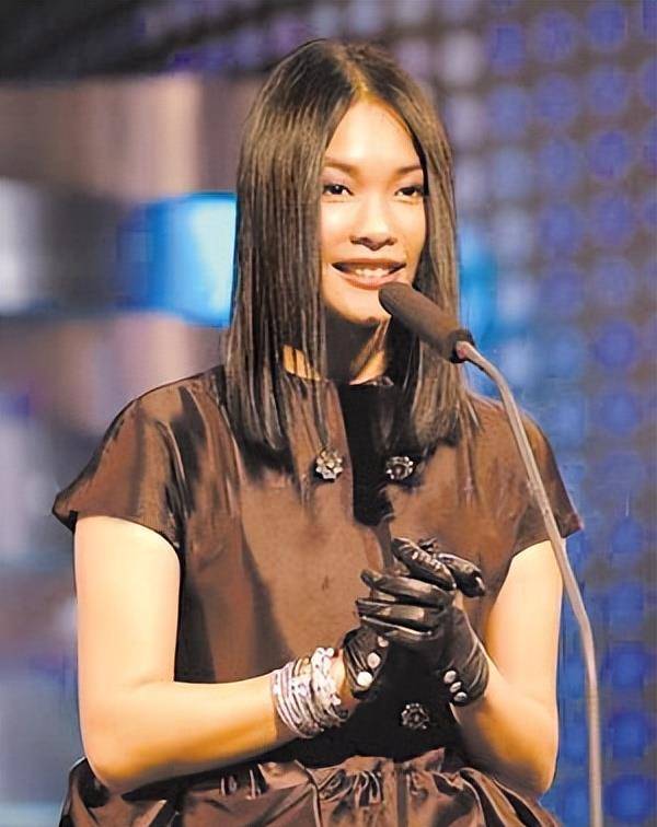 徐美静:被男友逼疯了,被家人送进精神病院怎么样?