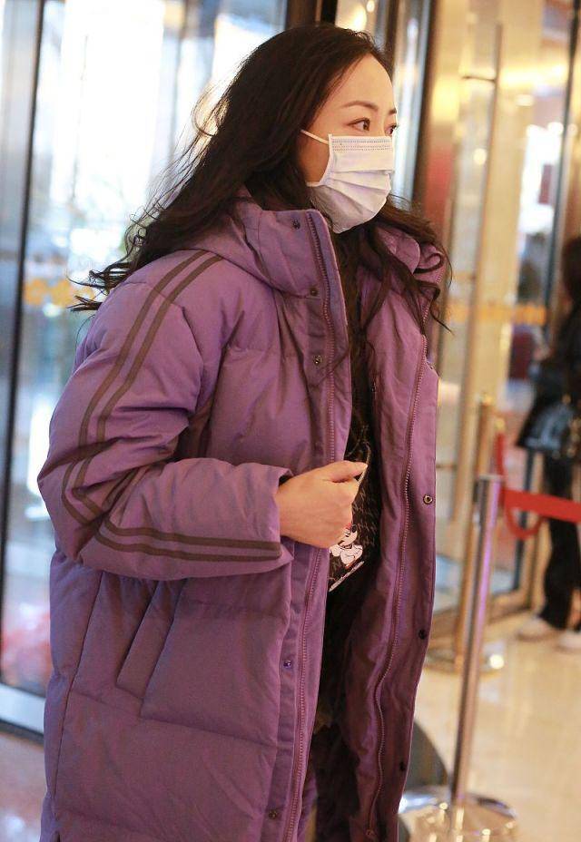 原创韩雪这气质一般人比不过穿臃肿羽绒服也有女神范优雅不失潮范