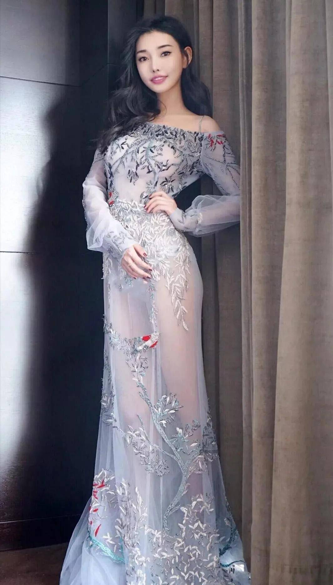 原创虽然不红但是真的好美史上最难捧红的晶女郎童菲