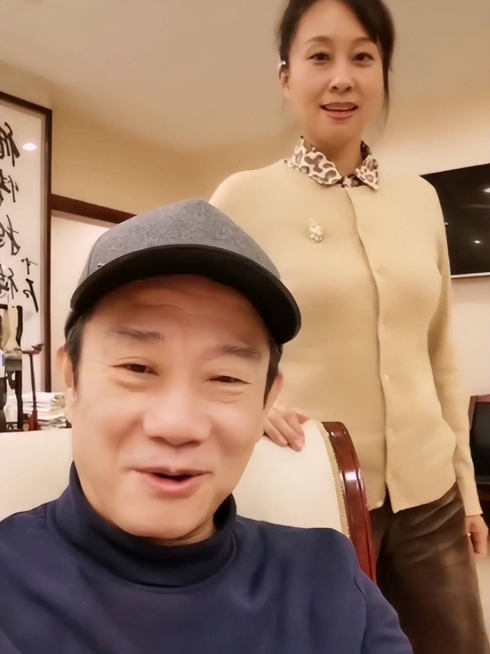 原创央视主持赵保乐娶普通女工妻子婚后生一子一家三口幸福甜蜜