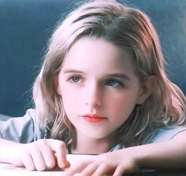 13岁成好莱坞最年轻制片,演技碾压一线明星_麦肯娜·格瑞丝_电影_天才