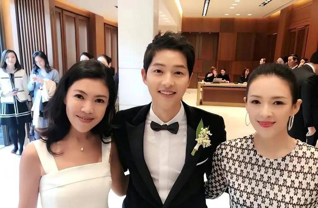 章子怡带儿女和苏芒看展,醒醒长漂亮了,章子怡重男轻女不顾女儿_儿子