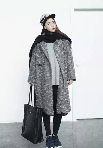 大衣搭配围巾8种穿法_系上_裁剪_灰色