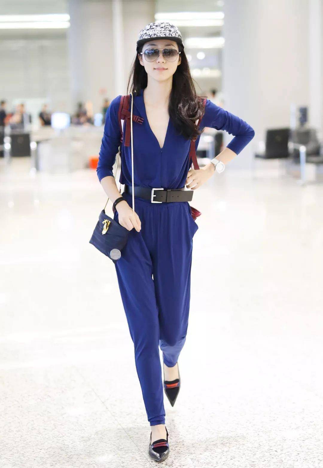 解锁女明星的连体裤穿搭,打造干练知性女人味,是懒病少女的福音_孔