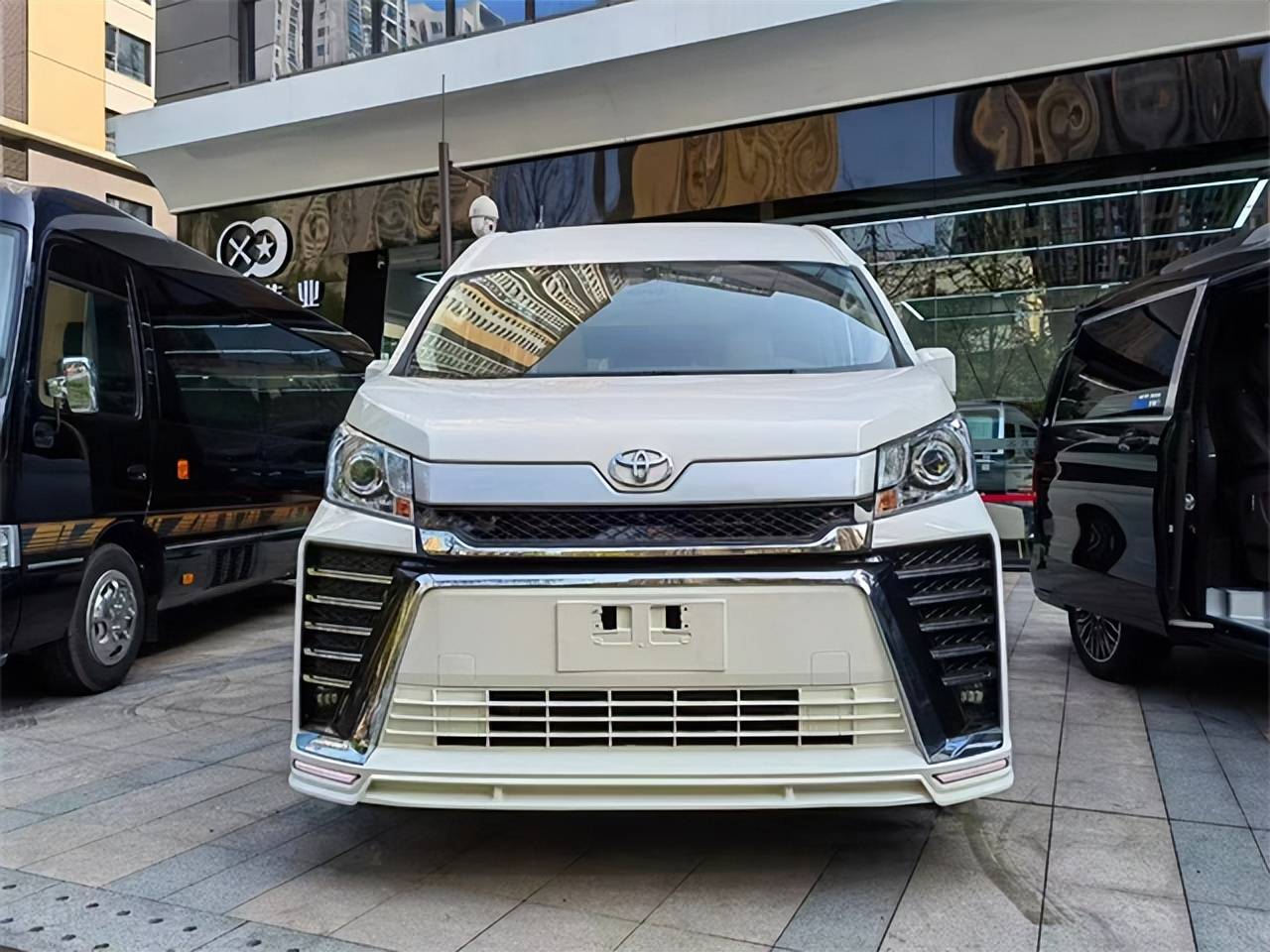 丰田海狮7座加长版 海狮9座蓝牌mpv