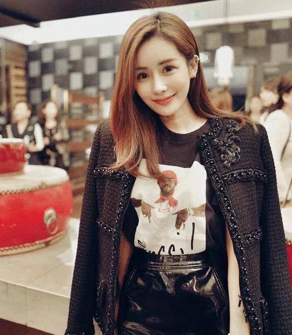 "小杨幂"韦雪:为秦奋赌命生子赚9亿,被王思聪怒骂"地摊货"_工作_陈平