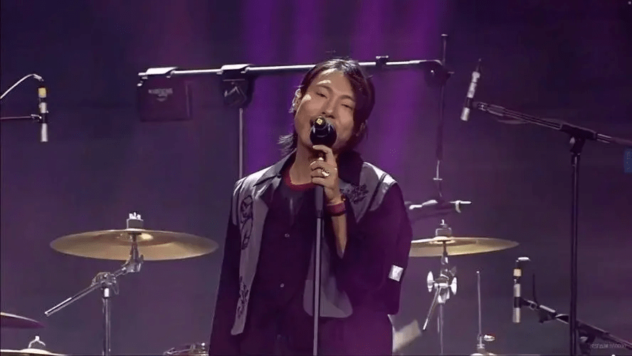 像很多明星在这么大的舞台上一样,gala难免被粉丝质疑假唱,因为苏朵在