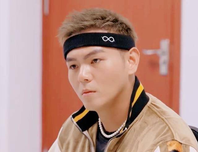 原创15岁立下flag20岁上综艺被群嘲暴扣哥王浩轩追梦有多执着