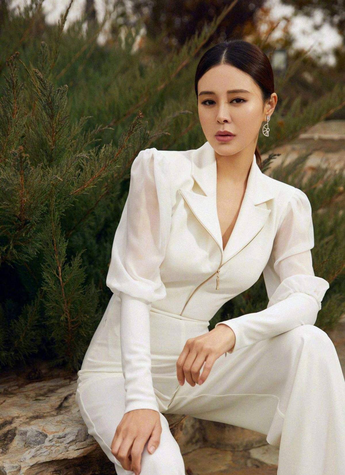 15年后再看关悦的婚姻曾向她提出分手的佟大为是她最好的选择