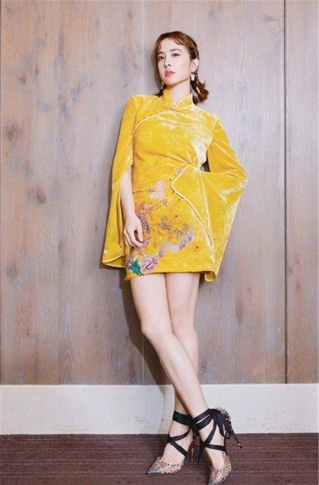 关晓彤带火了一种裙子,叫"旗袍裙",优雅洋气又复古,也太美了_身材