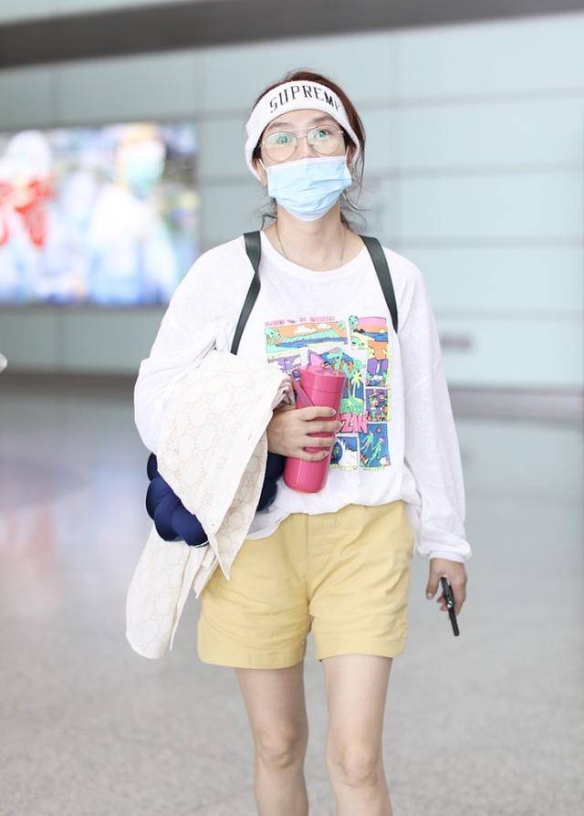 玲花的身材才是女人中的极品这么直的腿谁看了不羡慕