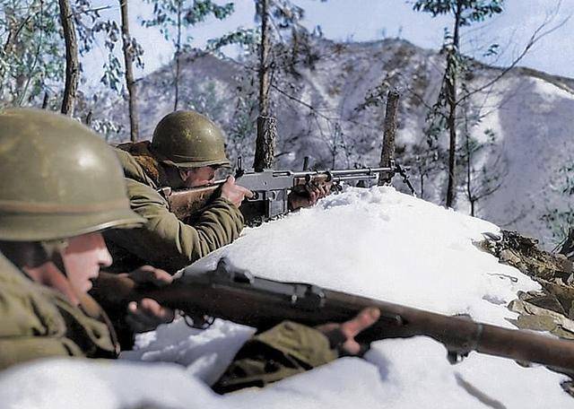 1950年的长津湖之战中9兵团部队曾与陆战1师交过手,到了1953年,中美两