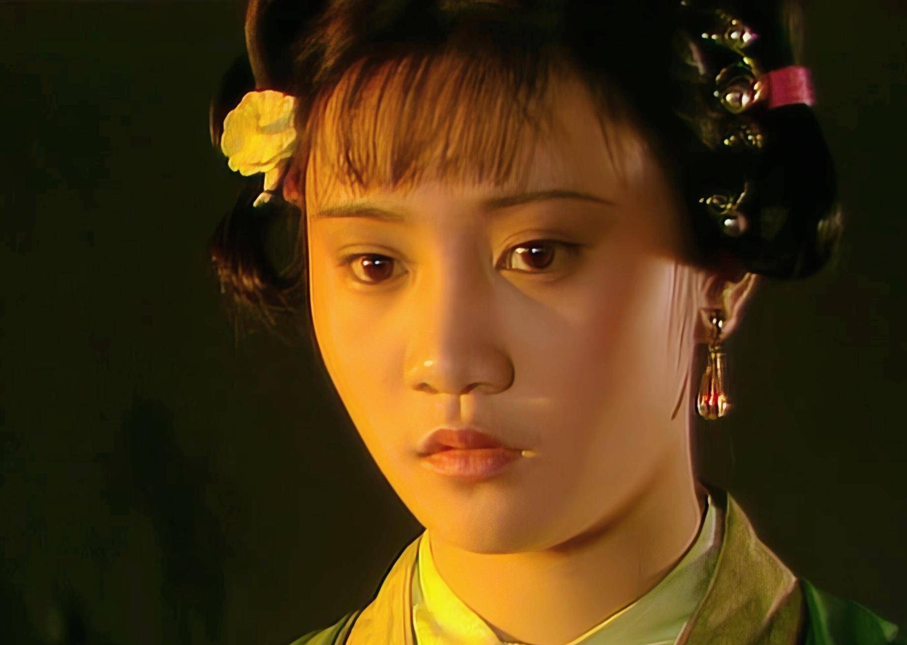 两版红楼"丫鬟"颜值对比,87版人均水灵,10版全员无眉惨不忍睹_袁玫