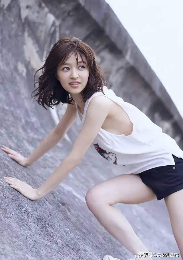 美女明星馆:逢泽莉娜の美图写真_日本_女神_aizawa
