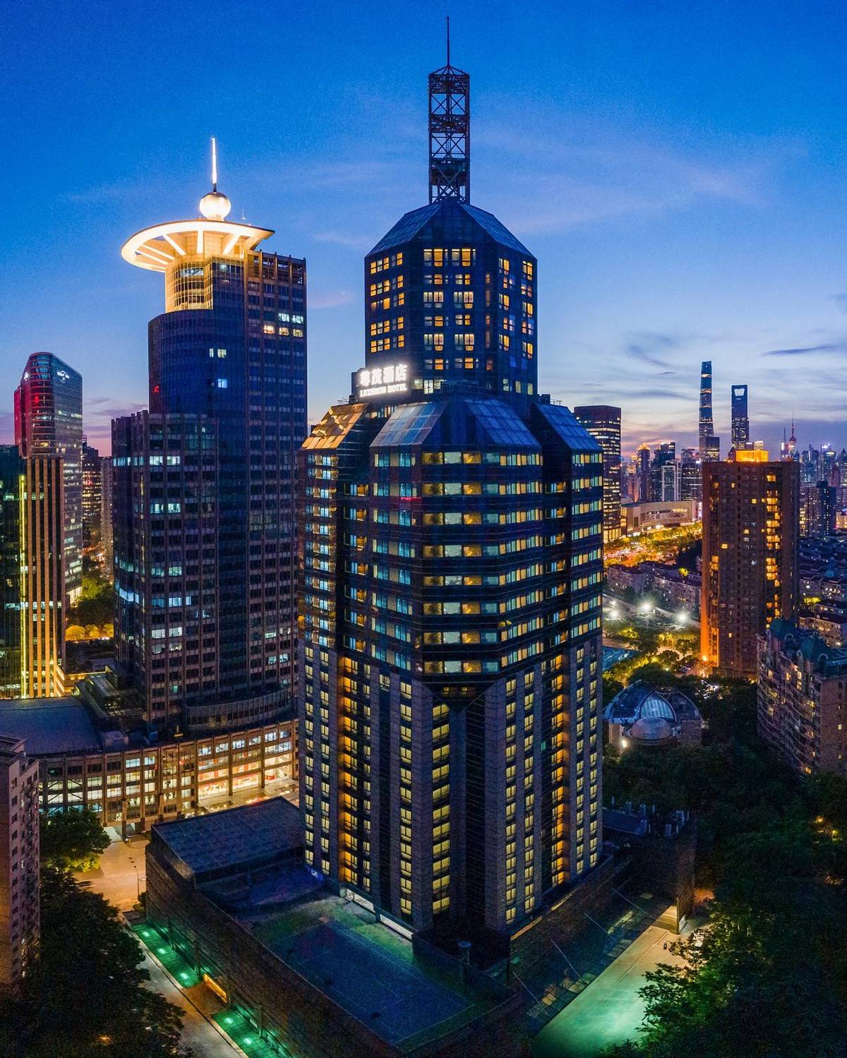 尊茂酒店集团与泰国盛泰乐酒店集团完成