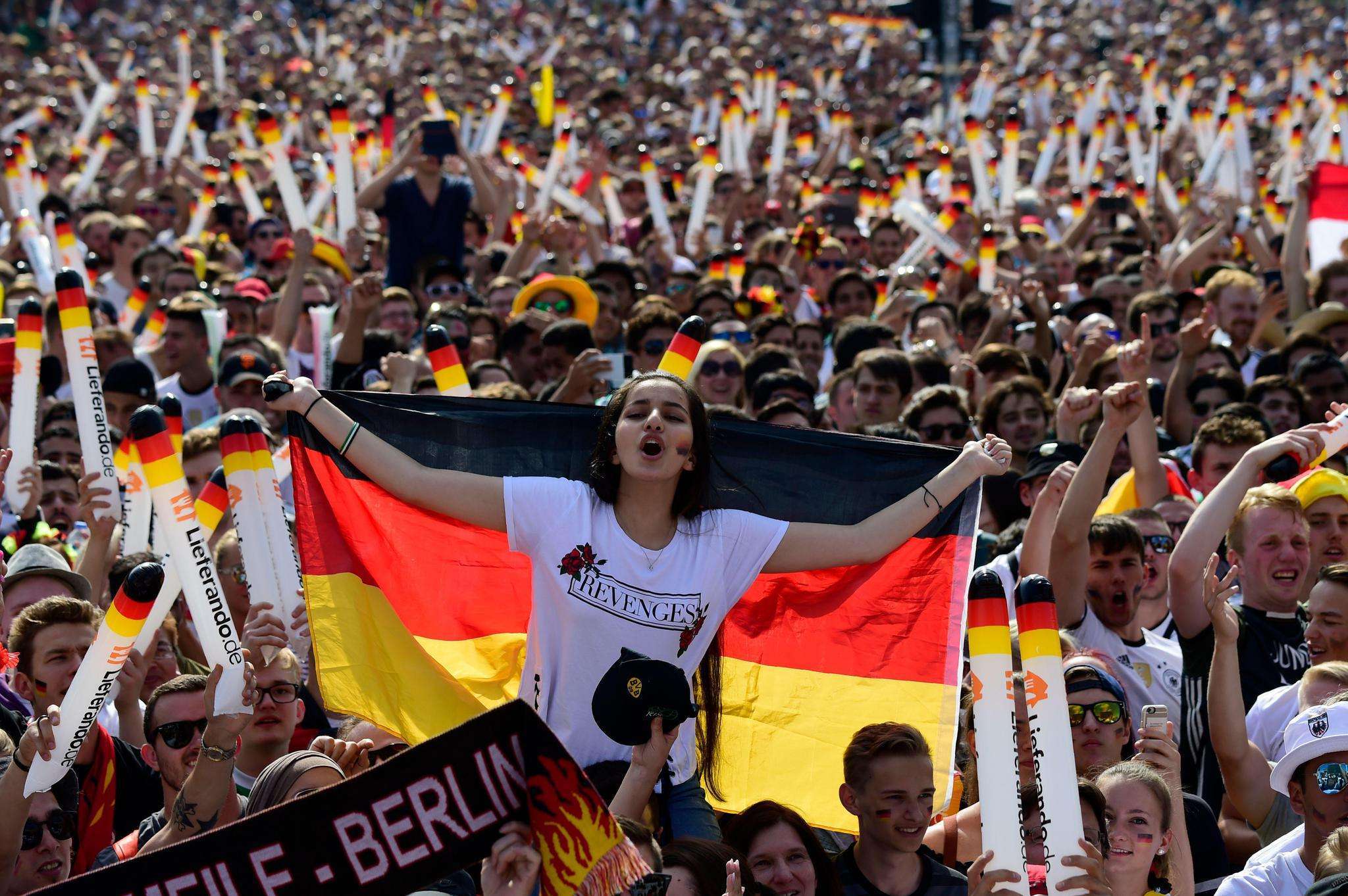 球迷公开抵制卡塔尔世界杯德国队考虑退赛意大利队或奇迹递补