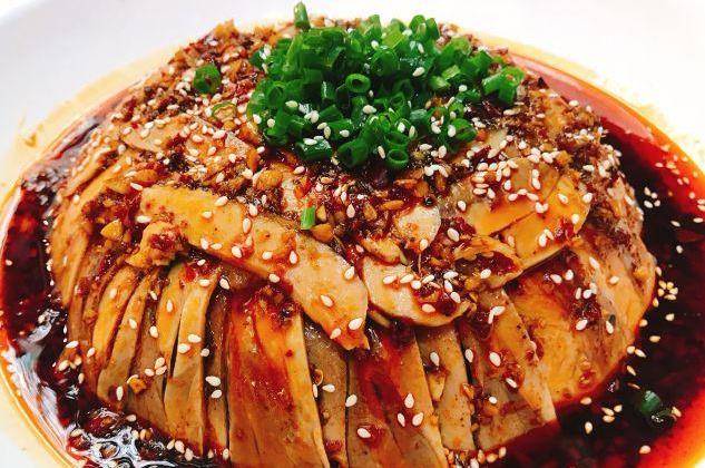 原创红油鸡肉片的做法保持了川菜的麻辣鲜香回甜细腻滑口