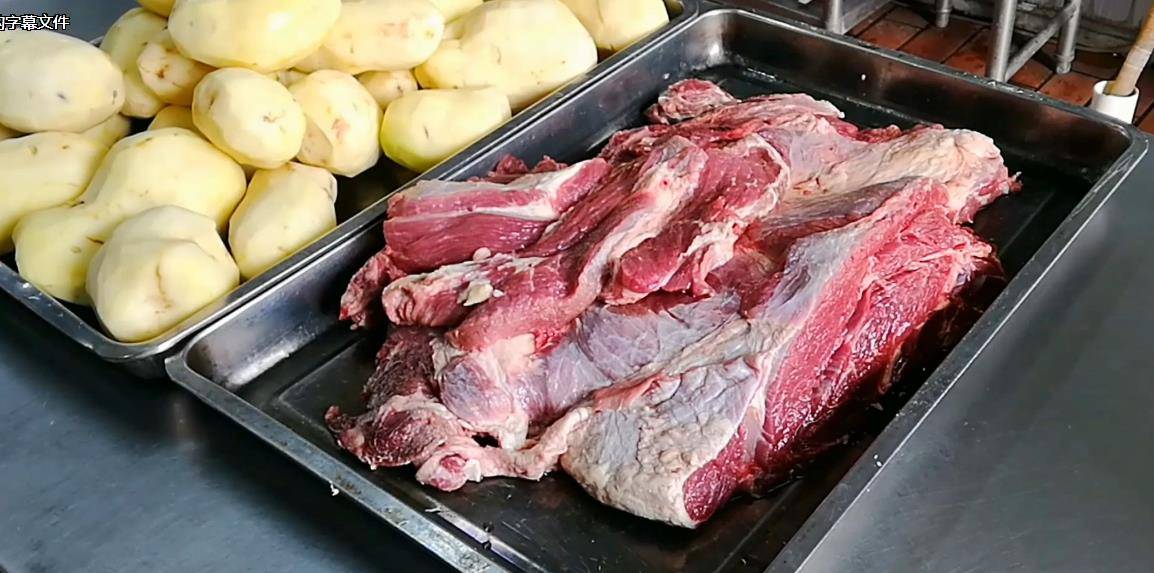 16斤鲜牛腩20斤土豆30分钟搞定_料酒_汤汁_大锅