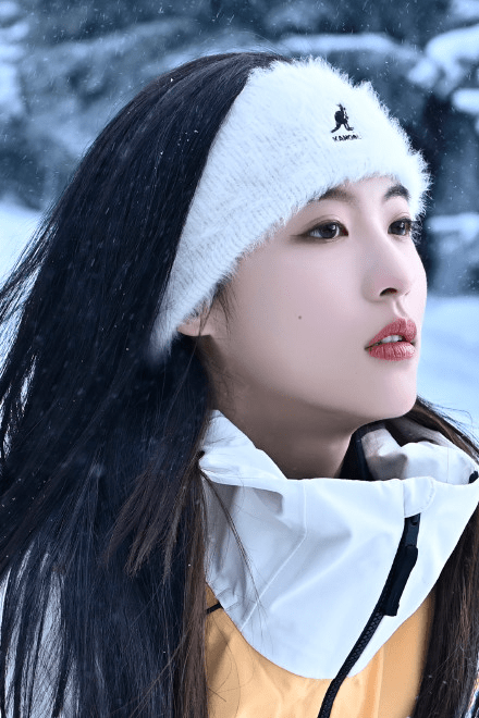 鞠婧祎下雪图片图片