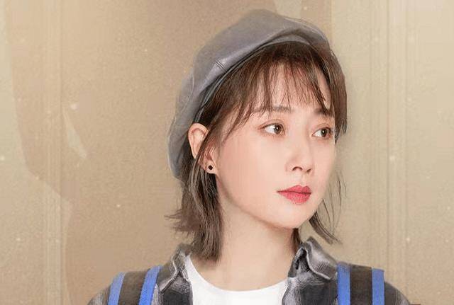 殷桃与黄小蕾晒合照,戴金项链秀锁骨,被投喂侧颜精致_赵达_关系_恋情