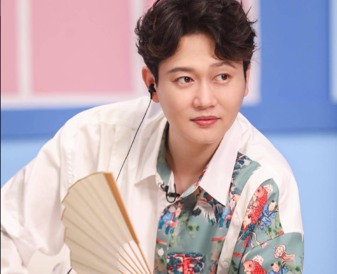 孟鹤堂罕见谈二婚,因为于谦结缘现任妻子,跑腿跑出的爱情_张鹤伦_婚姻