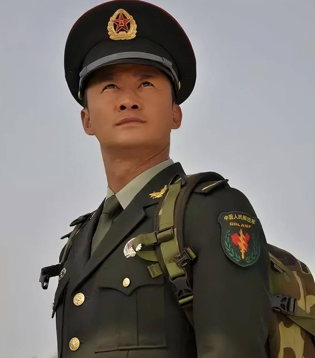 冯小刚遭人陷害,蔡国庆立过3次三等功,军旅男星为何如此优秀?