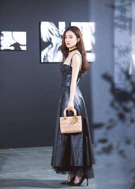 dior迪奥这些包包有多美dior明星大使赵丽颖告诉您