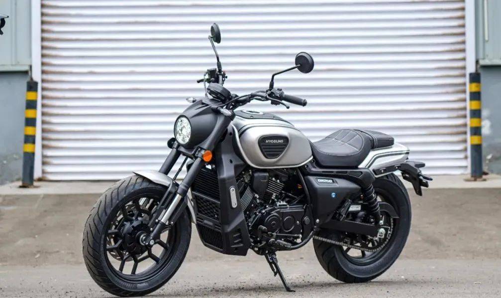 国内首款合资v缸运动巡航骁胜坦影250即将上市2万以内