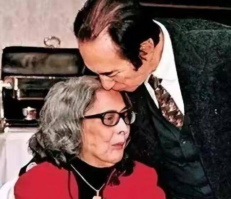 何猷光去世已有41年,关于他的车祸,外界一直传闻是