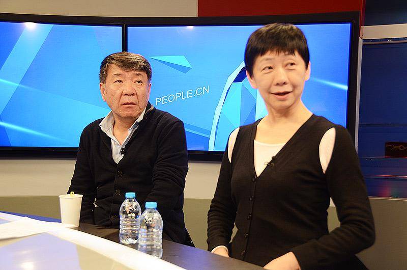 大导演郑晓龙妻子不起眼脸颊干瘦长得不漂亮但却是最优秀的