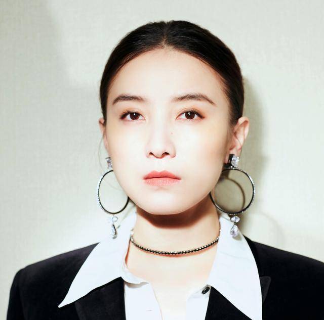 原创宋佳了不得腰间用三根绳固定还嫌多网友真怕绷不住