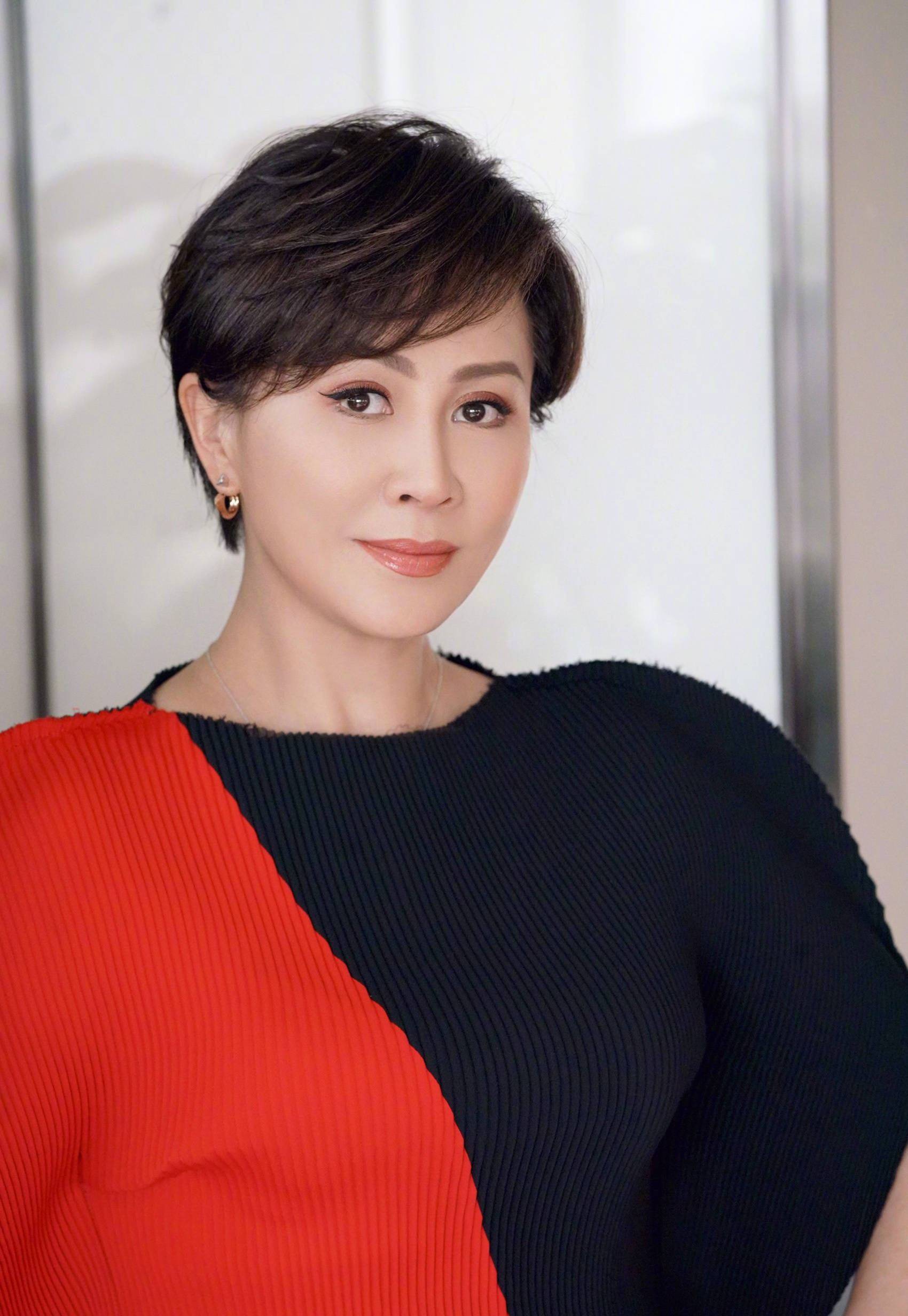 是港星的内地女星,1位去世太早,1位成港圈大姐大_叶璇_刘嘉玲_香港