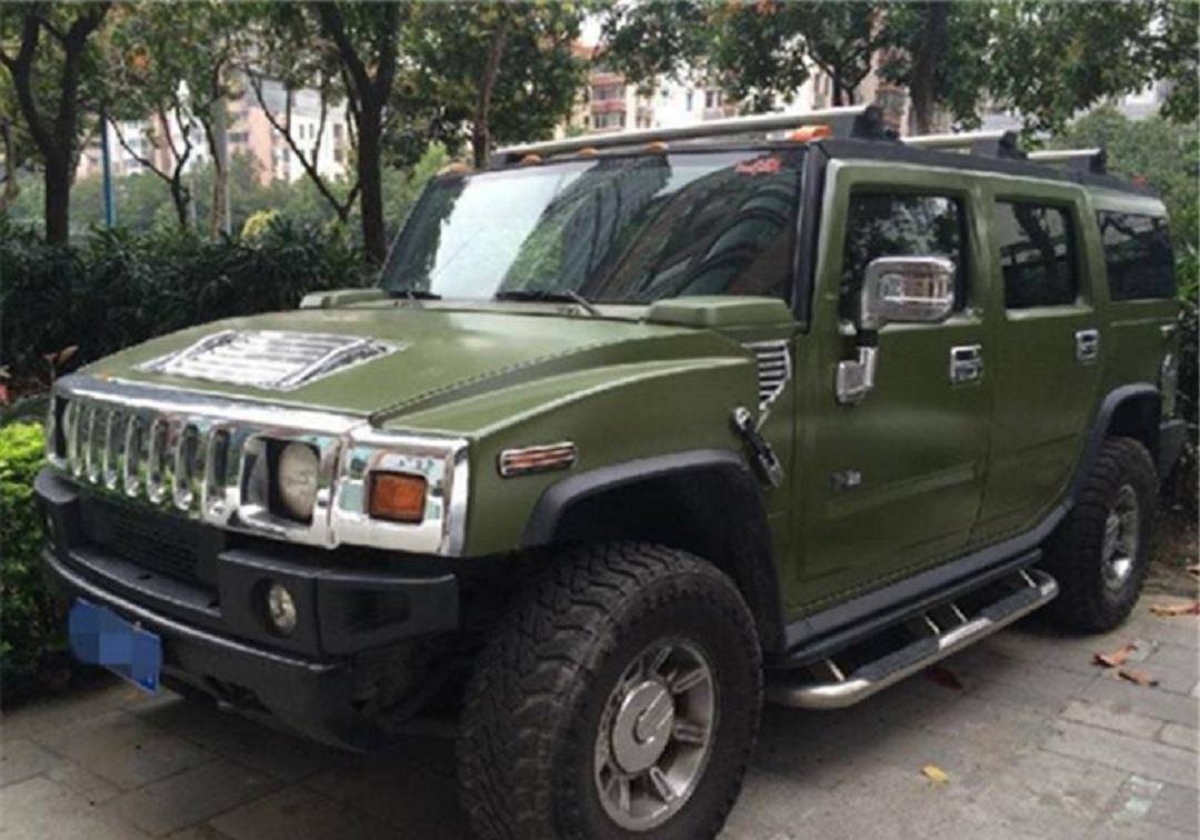 陈小春身价上亿,一辆旧车10年不换,看到车标后,是我也不换_明星_悍马