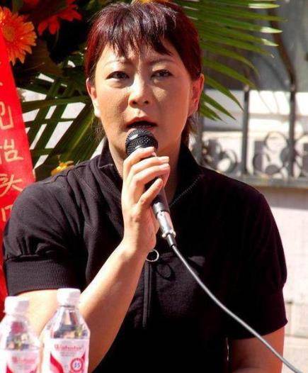 被闺蜜加入婚姻暴瘦30斤,"毁容"后至今单身_杨蕾_小品_戴志诚