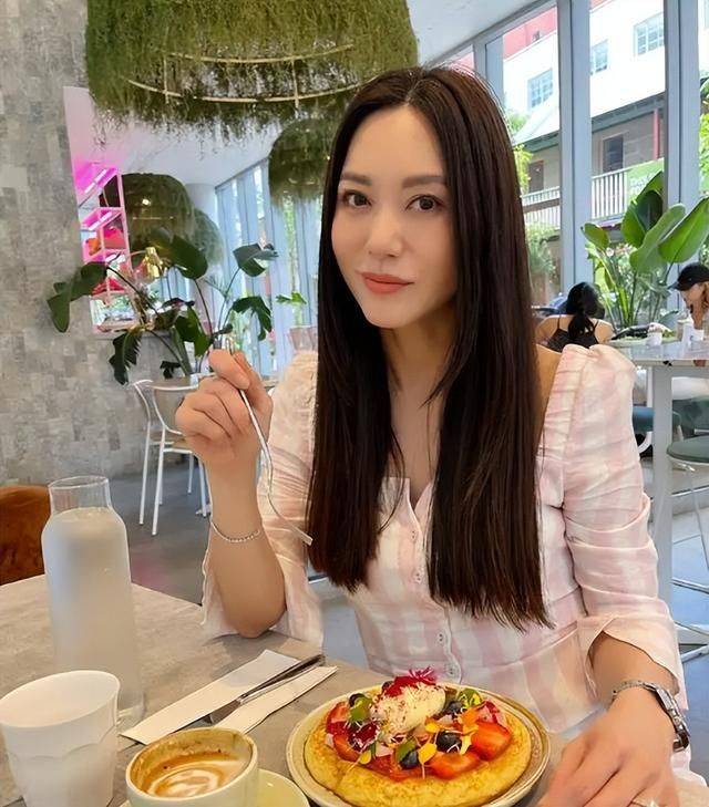 演员境况不一,有人今年去世,有人出家又还俗_马景涛_吕洞宾_郭妃丽
